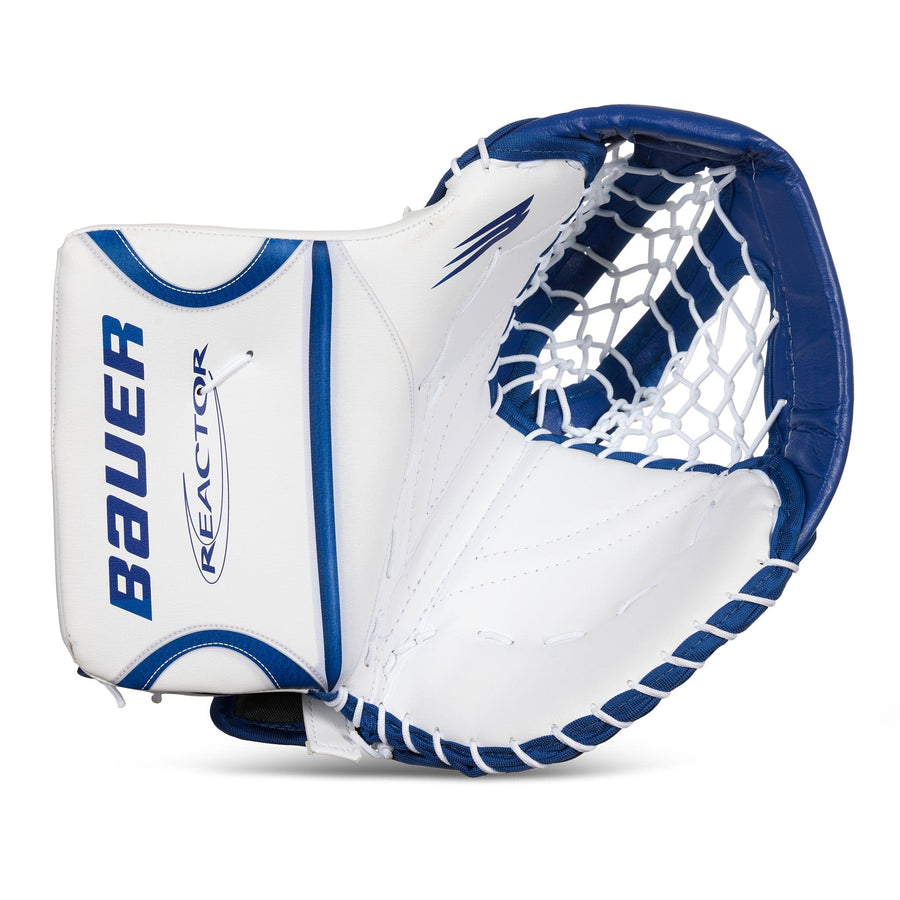 https://www.thehockeyshop.com/cdn/shop/files/bauer-catchers-bauer-reactor-pro-intermediate-goalie-catcher-white-blue-regular-32081993662530_900x.jpg?v=1734974982