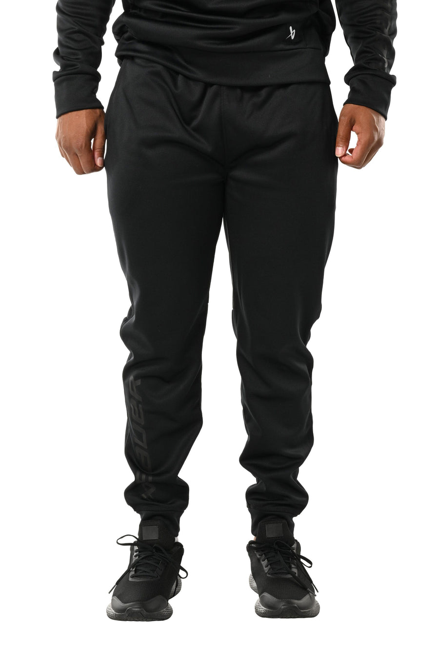 https://www.thehockeyshop.com/cdn/shop/files/bauer-pants-s23-bauer-team-fleece-senior-joggers-black-xs-30850416607298_900x.jpg?v=1698421121