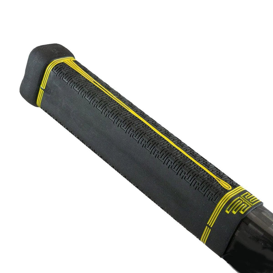 https://www.thehockeyshop.com/cdn/shop/products/buttendz-butt-end-grips-buttendz-fusion-z-butt-end-tape-grip-black-yellow-29274177044546_900x.jpg?v=1681416898