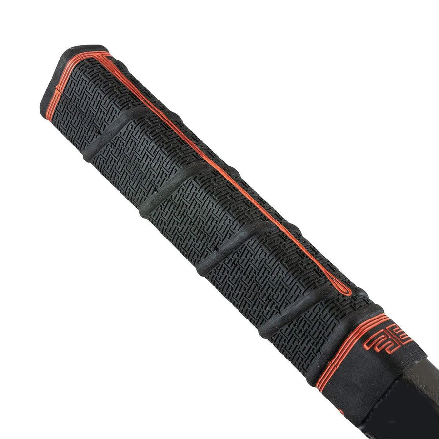 https://www.thehockeyshop.com/cdn/shop/products/buttendz-butt-end-grips-buttendz-twirl-kane-88-butt-end-tape-grip-black-red-29274120781890_900x.jpg?v=1681417989