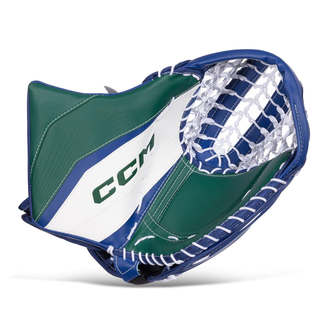 https://www.thehockeyshop.com/cdn/shop/files/ccm-catchers-ccm-extreme-flex-6-senior-goalie-catcher-580-degree-31344516694082_1080x.jpg?v=1711484432