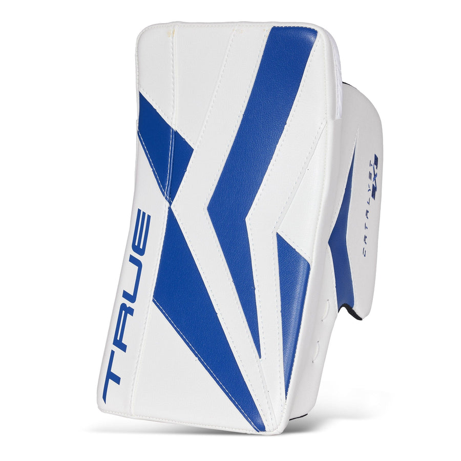 https://www.thehockeyshop.com/cdn/shop/files/true-blockers-true-catalyst-9x3-senior-goalie-blocker-white-full-right-30953680666690_900x.jpg?v=1701392072