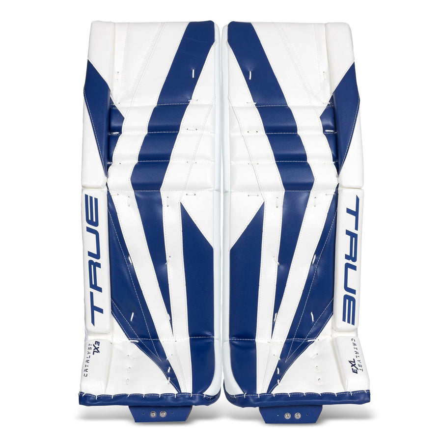 https://www.thehockeyshop.com/cdn/shop/files/true-leg-pads-true-catalyst-7x3-intermediate-goalie-leg-pads-white-royal-29-2-30994068439106_900x.jpg?v=1702573358